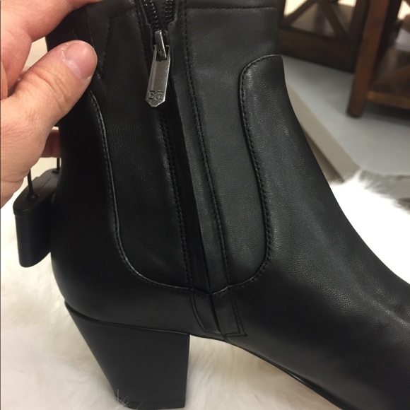 One size left🖤Sam Edelman Booties🖤 - Picture 4 of 8